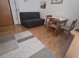 Lora Apartments Gradac