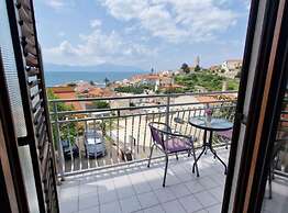 Lora Apartments Gradac