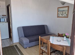 Lora Apartments Gradac