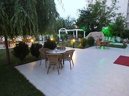 Hotel İzgi Turhan