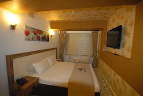 Hotel İzgi Turhan
