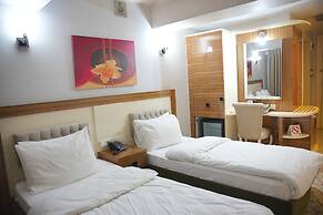 Hotel İzgi Turhan