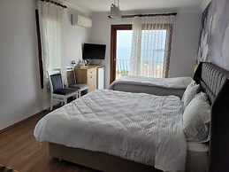 Terrace Urla