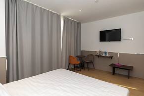 Lh HOTELS
