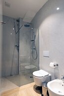 Lh HOTELS