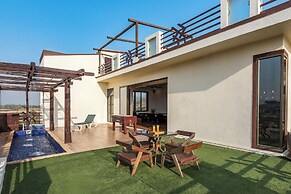 Cosmicstays Luxe Oasis Pool & Bar Villa
