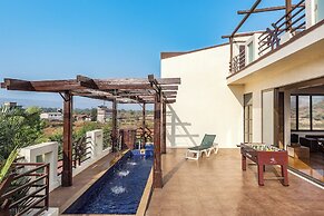 Cosmicstays Luxe Oasis Pool & Bar Villa