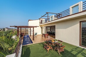 Cosmicstays Luxe Oasis Pool & Bar Villa