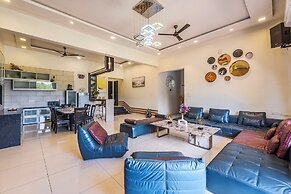 Cosmicstays Luxe Oasis Pool & Bar Villa