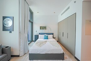 Urban Skyline City Comfort Studio
