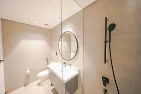 Urban Skyline City Comfort Studio