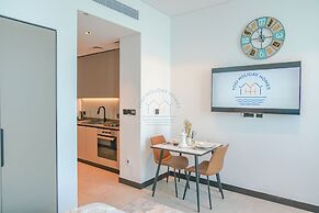 Urban Skyline City Comfort Studio