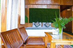 WOW Treehouse & Cottages