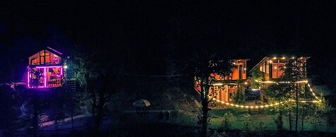 WOW Treehouse & Cottages