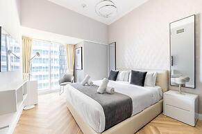 Iconic Marina Stay Cayan Tower 2BR