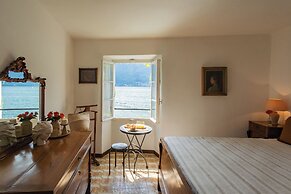 Terrace on Orrido di Nesso Waterfall by Rent all Como