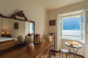 Terrace on Orrido di Nesso Waterfall by Rent all Como
