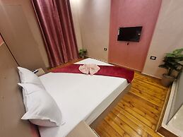 Cairo Plaza Luxe Hotel