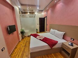 Cairo Plaza Luxe Hotel