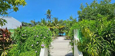 Kuri Himandhoo Inn