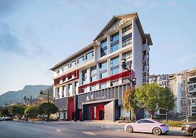 YUJIE HOTEL