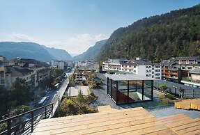YUJIE HOTEL