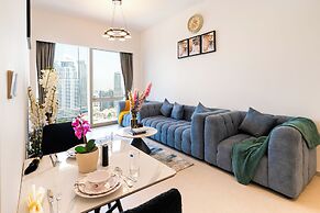 Burj Khalifa & Fountain View | Living & Bedroom