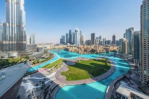 Burj Khalifa & Fountain View | Living & Bedroom