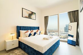 Burj Khalifa & Fountain View | Living & Bedroom