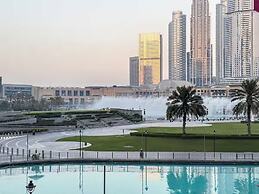 Burj Khalifa & Fountain View | Living & Bedroom