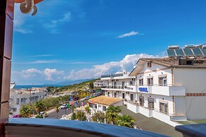 La Luna Resort