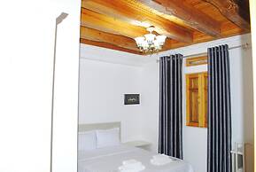 AIST HOTEL