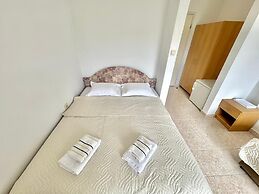 B&M Holiday Rooms