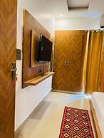 Hotel Mahadev Restaurant & Cafe
