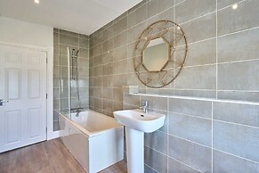 Host Stay Albert House