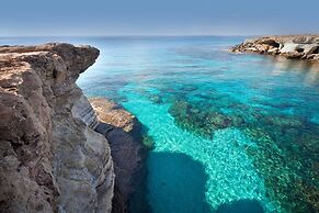 Paphos Blue Tasteful Apartment Complex Pool View