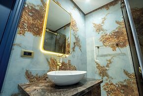 Castle Boutique Hotel