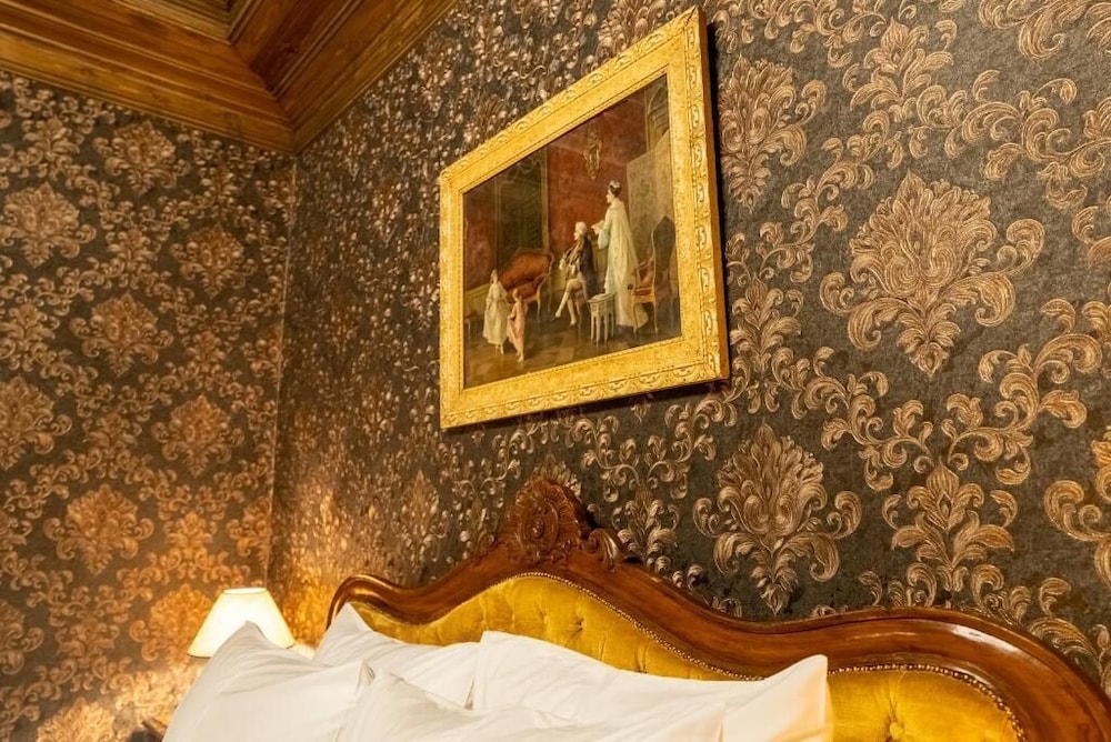 Castle Boutique Hotel