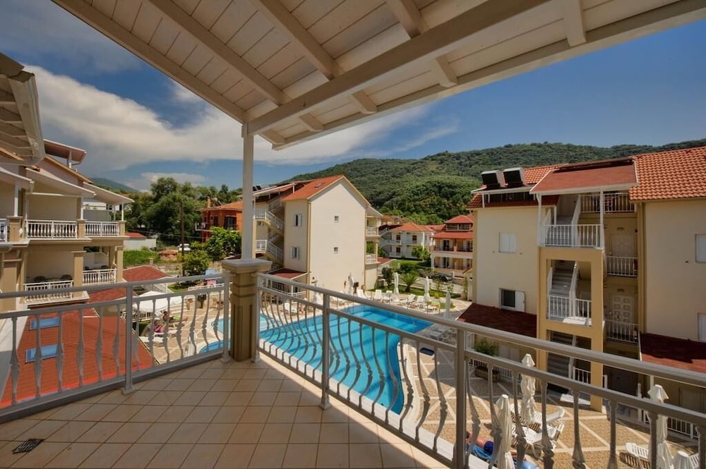 Elena Hotel Apartments
