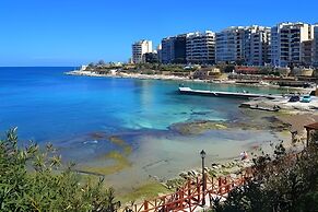 Cozy 2BR Sliema Getaway by the Water