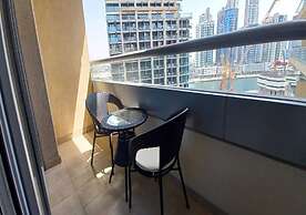 Bay Square 9 Canal View Modern studio