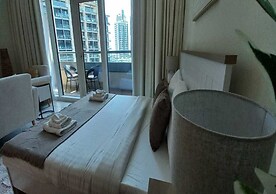 Bay Square 9 Canal View Modern studio