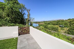 Waterview House