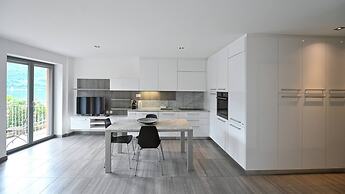 Lake View Suite 86 in Melide
