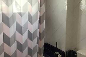 Luxury Villa - Sleeps 4, Hottub Jacuzzi & Parking