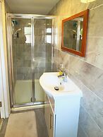 Heathrow Lodge B&B
