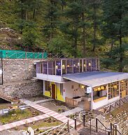 Zostel Homes Tirthan - Gushaini