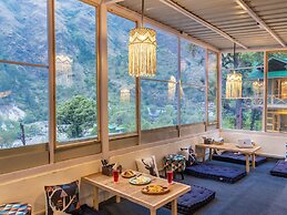 Zostel Homes Tirthan - Gushaini