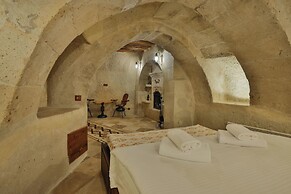 Nora Cave House