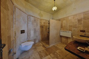 Nora Cave House